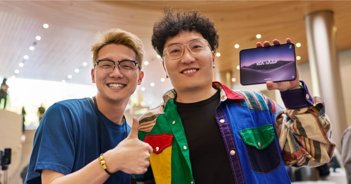iPhone Duo, dünya genelinde Apple Store'larda satışa çıktı